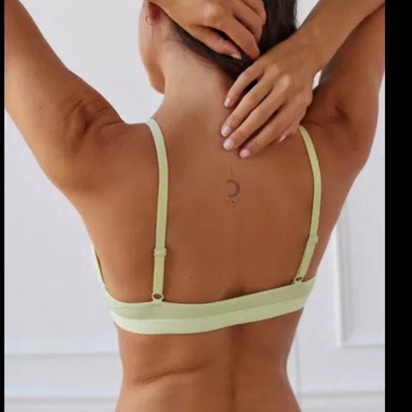 Urban outfitters Out From Under Featherweight Scoop Neck Bralette - Picture 2 of 6